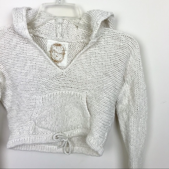 Beautiful old navy crop sweater - Picture 2 of 8